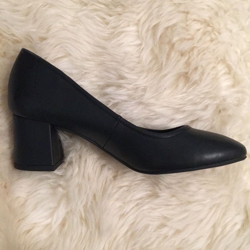 Cityclassified Black Block Heel Closed Toe Shoes